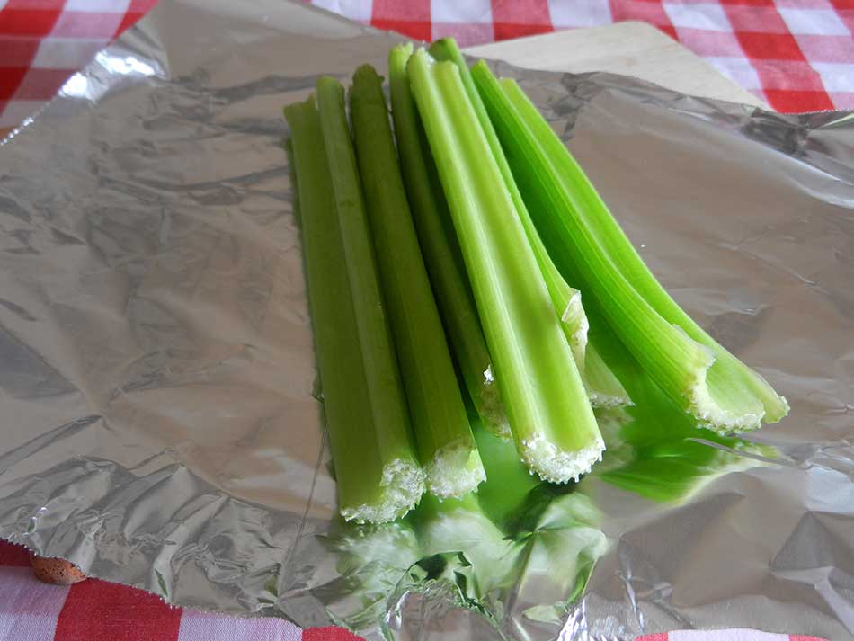 Keep celery fresh for long time